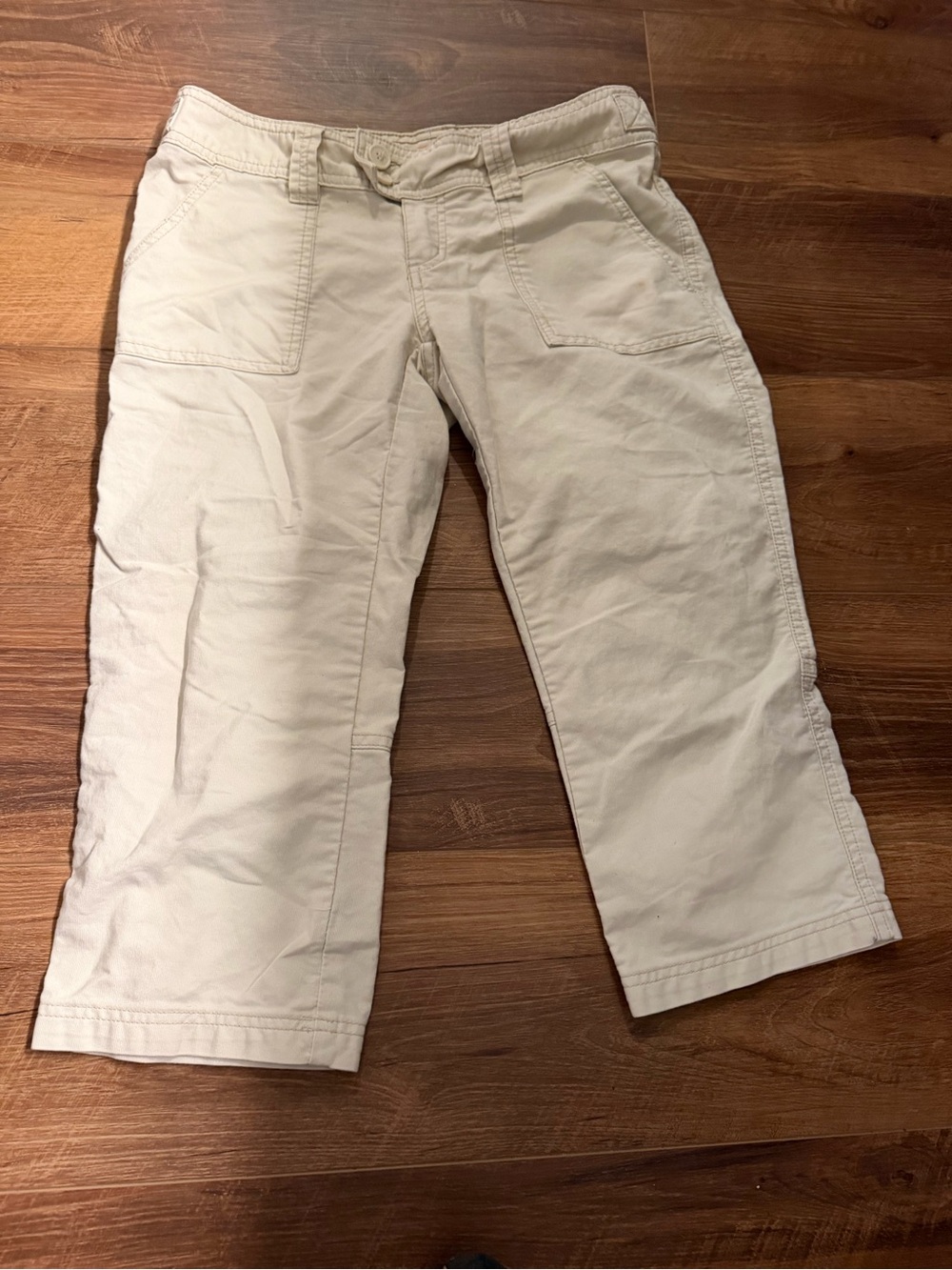Aeropostale Cream Cropped Chino Pants